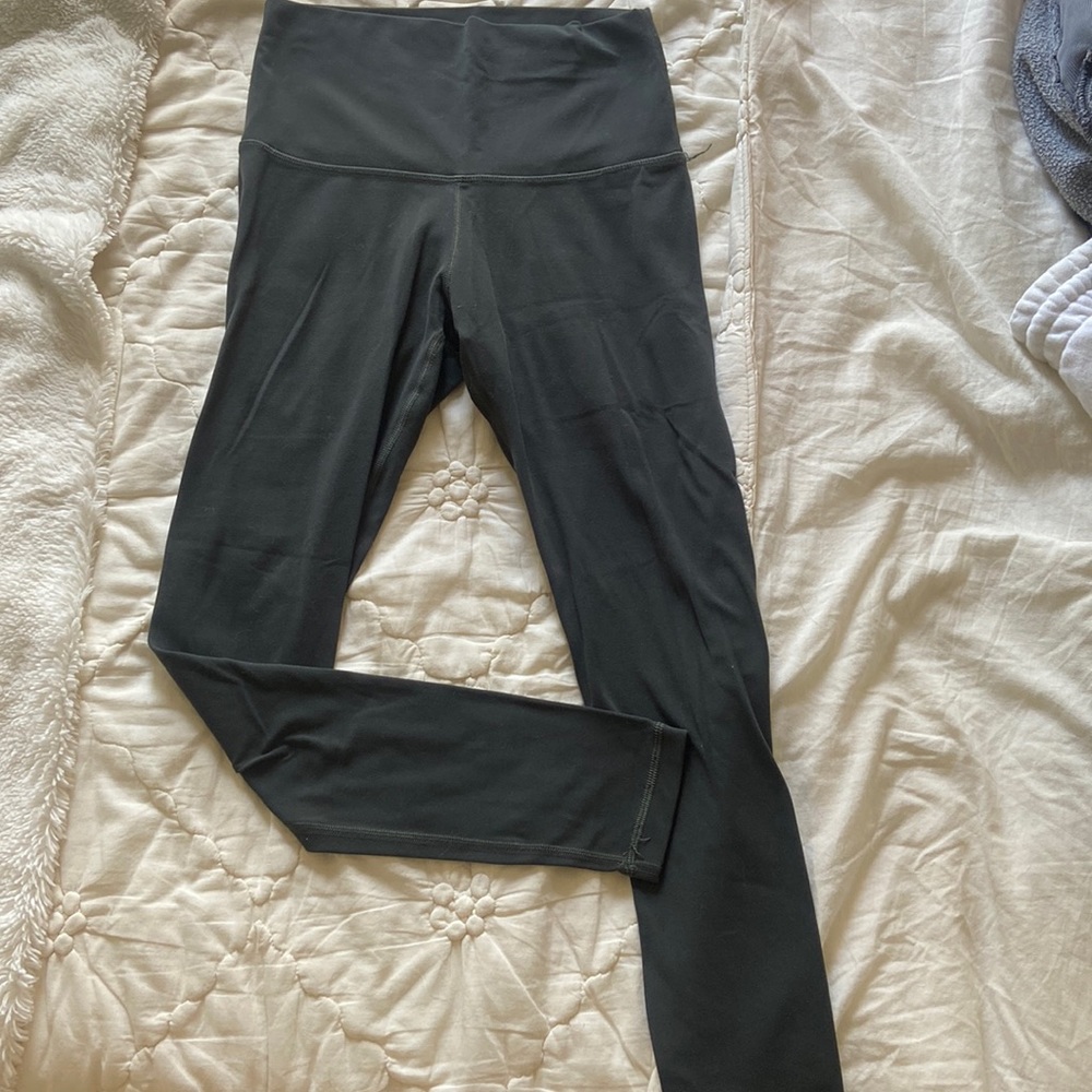Aritzia TnAction Butter Leggings in Forest Green